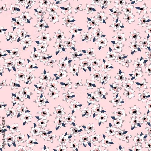 Photographie Pattern made of small meadow flowers