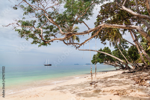 Fotomural Beach swing on Haad Leela beach in Koh Phangan, Thailand