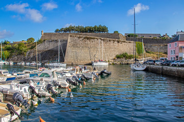 Wall Mural - Belle-Ile-en-Mer. Port de plaisance et citadelle Le Palais. Morbihan. Bretagne