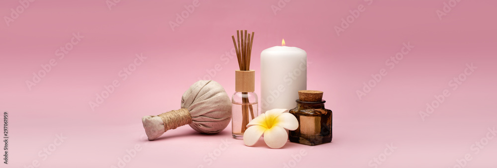 Beautiful and concise spa composition on pink background. - obrazy, fototapety, plakaty 