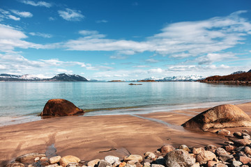 Wall Mural - Fjordlandschaft der Lofoten in Norwegen