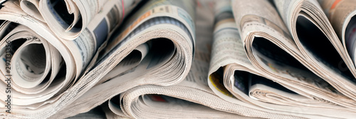 Cuadros en Lienzo Newspapers, world news information concept, close-up, panoramic