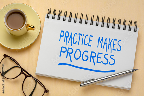 Cuadros en Lienzo practice makes progress inspirational quote