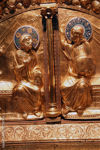 Cuadros en Lienzo Detail of golden altarpiece showing the twelve apostles