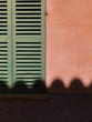 © Raquel Guiu - View of pink wall with green window