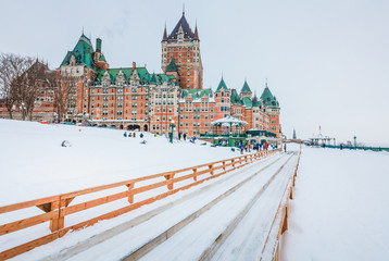 Wall Mural - Terrasse Dufferin slide on Dufferin Terrace with Chateau Frontenac in Winter