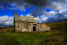 Abandoned Farmhouse  In Mountains Yorkshire Dales