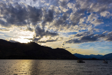 Wall Mural - beautiful sunset over the Wanaka lake, South island, New Zealand