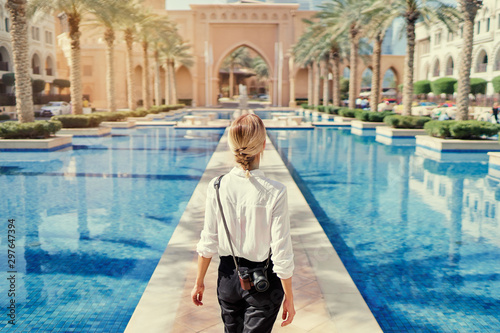Enjoying travel in United Arabian Emirates Wallpaper Mural
