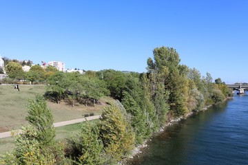 Wall Mural - Grand Espace Vert le long du fleuve Rhône et roseraie de la commune de Caluire Saint Clair - Département du Rhône - France