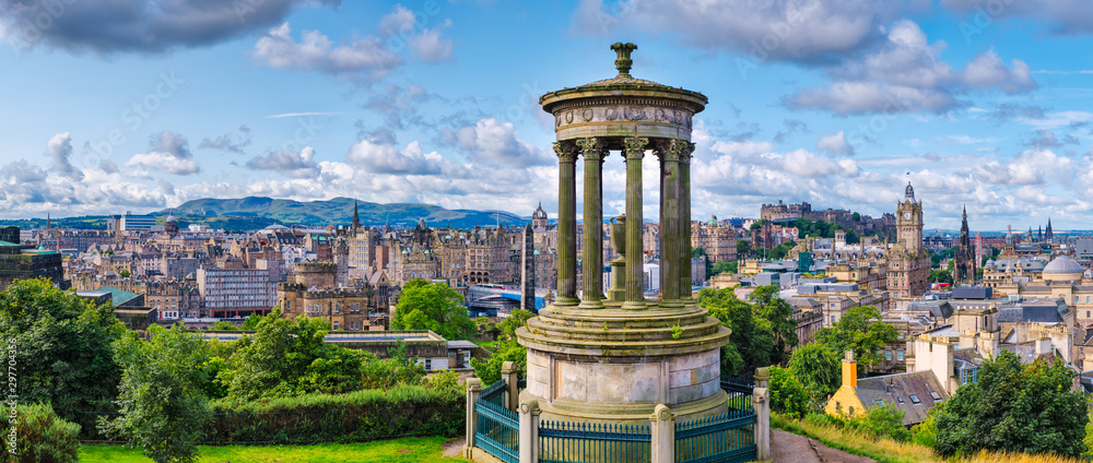 High resolution 84MP panorama of Edinburgh in Scotland - obrazy, fototapety, plakaty 