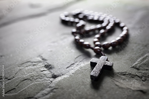 Fotomural Rosary beads and crucifix cross with copy space