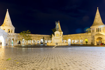 Wall Mural - Image of Fisherman Bastion in night illumination of Hungary