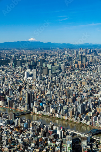 東京スカイツリーから見る富士山と街並み 秋葉原 新宿方面 Kaufen Sie Dieses Foto Und Finden Sie Ahnliche Bilder Auf Adobe Stock Adobe Stock