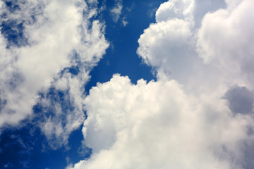 Blue sky, white clouds, clear sky