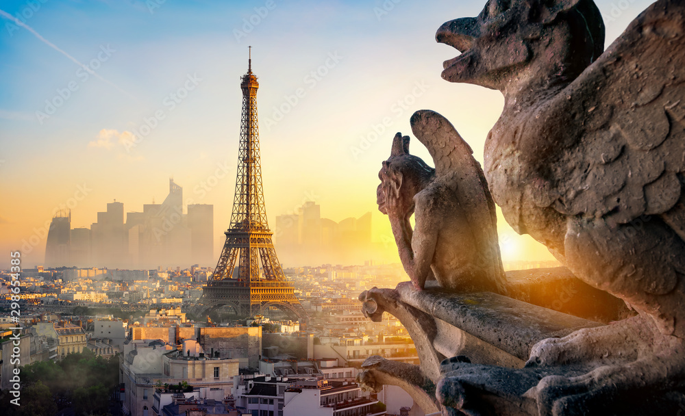 Chimera and Eiffel Tower - obrazy, fototapety, plakaty 