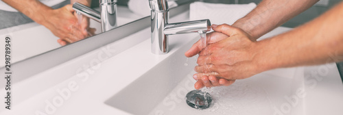 Fotografía Washing hands in hot water at sink man home lifestyle panoramic banner background