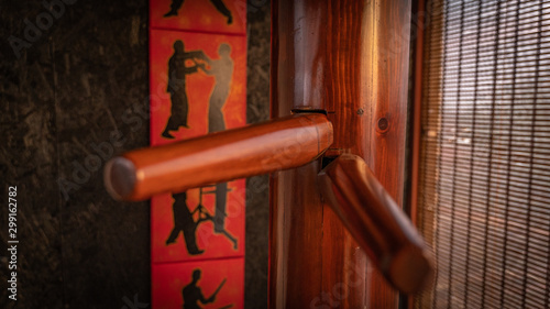 Fotografía wing chun kung fu wooden dummy martial arts