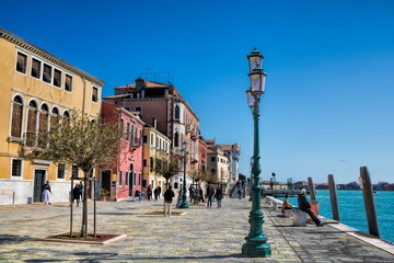 schöne uferpromenade in venedig, italien