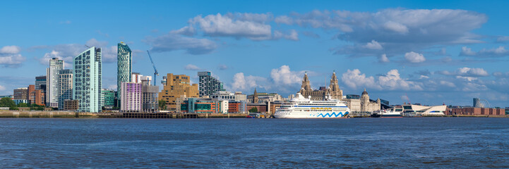 Wall Mural - Skyline of the city of Liverpool including several landmarks