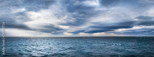 Fotografía Stormy dramatic weather in the Northwest Passage, Canada.