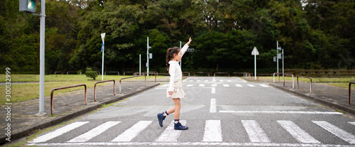 手を上げて横断歩道を渡る子供 Buy This Stock Photo And Explore Similar Images At Adobe Stock Adobe Stock 手を上げて横断歩道を渡る子供 Buy This Stock Photo And Explore Similar Images At Adobe Stock Adobe Stock