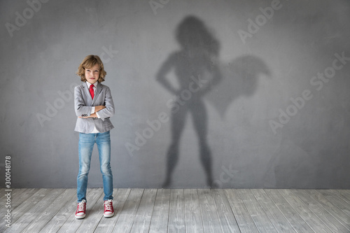 Cuadros en Lienzo Teenager dreams of becoming a superhero