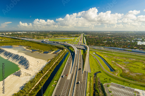 Fotografía Aerial photo highway overpass Miami Florida Turnpike I75 expressway