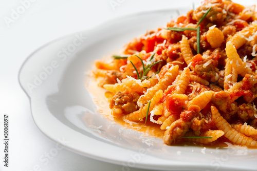 Fotomural Malloreddus alla Campidanese, tipico piatto sardo di pasta condita con sugo di s