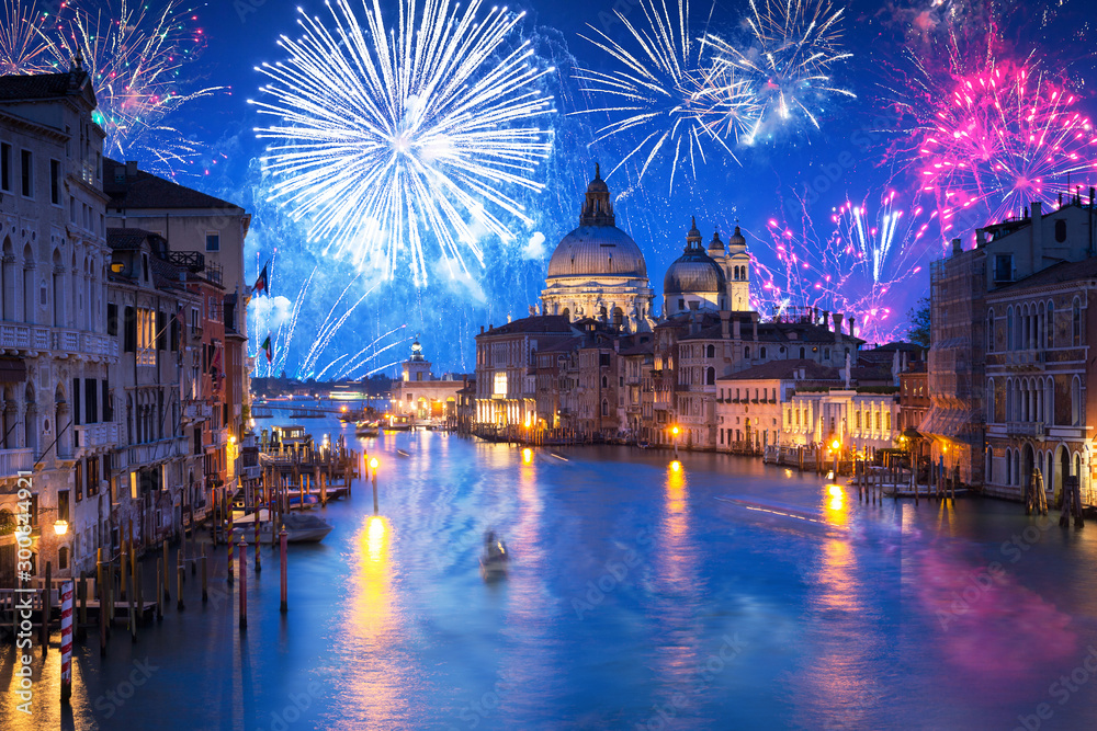 New Years firework display the Santa Maria della Salute Basilica in Venice, Italy - obrazy, fototapety, plakaty 