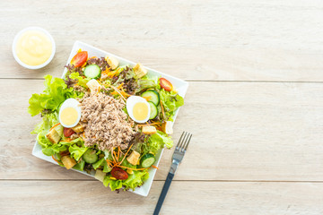 Poster - Tuna meat and eggs with fresh vegetable salad