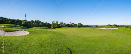 Fotografía Panorama View of Golf Course with beautiful putting green