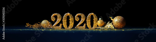 Fotografía 2020 in sparkling gold numbers celebrating the New Year or Christmas with glitte