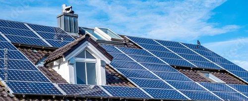 Cuadros en Lienzo Panorama Photovoltaik Solar Panel auf dem Dach
