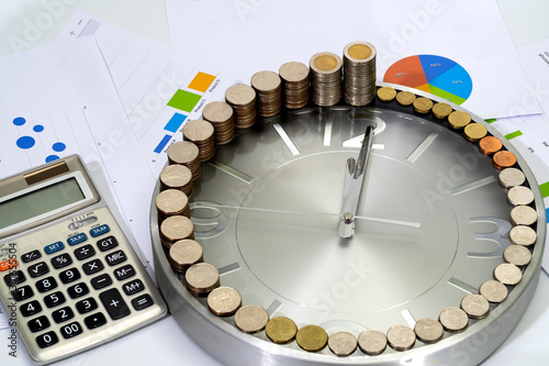 Fotografía Money stack step up growing growth saving money on clock Concept financial business investment