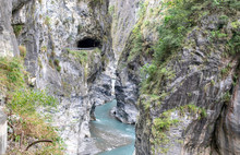 Winding Taroko Gorge River And Tunnel Entrance Near Cliff - Taroko National Park, Taiwan