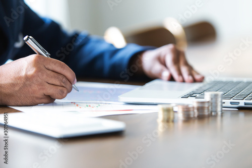Fotografía businesswoman check the work documents in office,The media reaches the operation