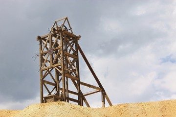 Mining headframe