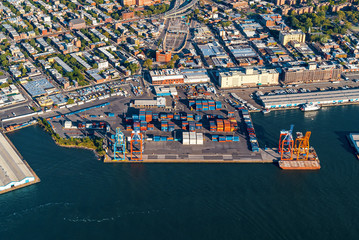 Canvas Print - Shipping container frieght yard in Brooklyn, New York