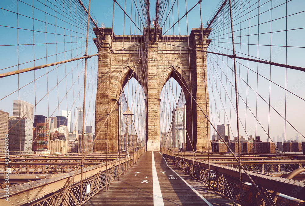 Brooklyn Bridge in the morning, color toning applied, New York City, USA. - obrazy, fototapety, plakaty 