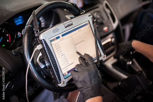 Fotomural Automobile computer diagnosis