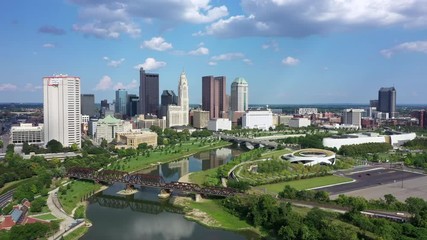 Canvas Print - Columbus Ohio with Scioto river Aerial view of Downtown