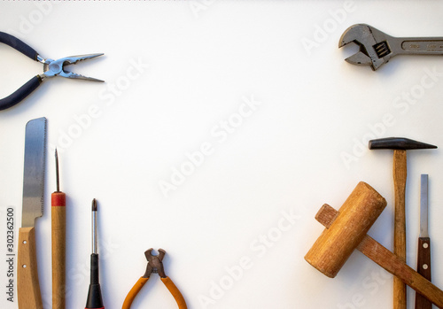 Fotomural various DIY tools on a white paper 2 白い紙の上の様々なDIY道具 2