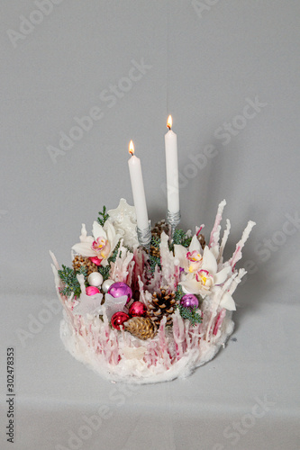 Fotomural Christmas composition of flowers and Christmas decorations