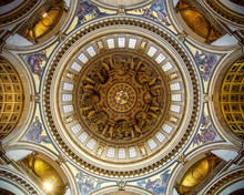 11.07.2019. London, UK, St Paul Cathedral. Splendid Inside Of The St Paul Catherdal. Amazing, Altar, Frescos And Cupola
