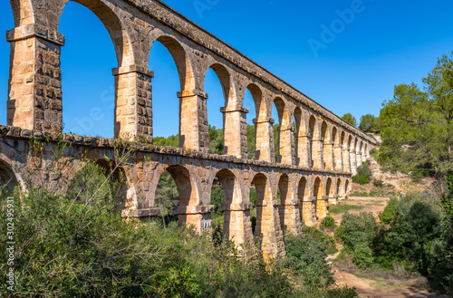 Fotografía Ancient roman aqueduct Ponte del Diable or Devil's Bridge in Tarragona, Spain