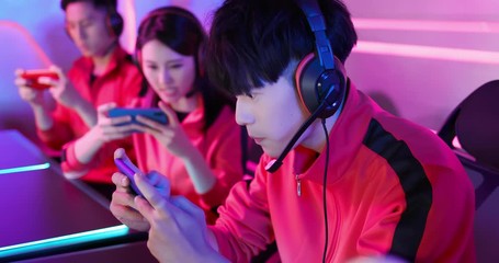 Poster - esport gamers play mobile game