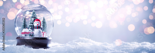 Fotomural Snow globe on festive background