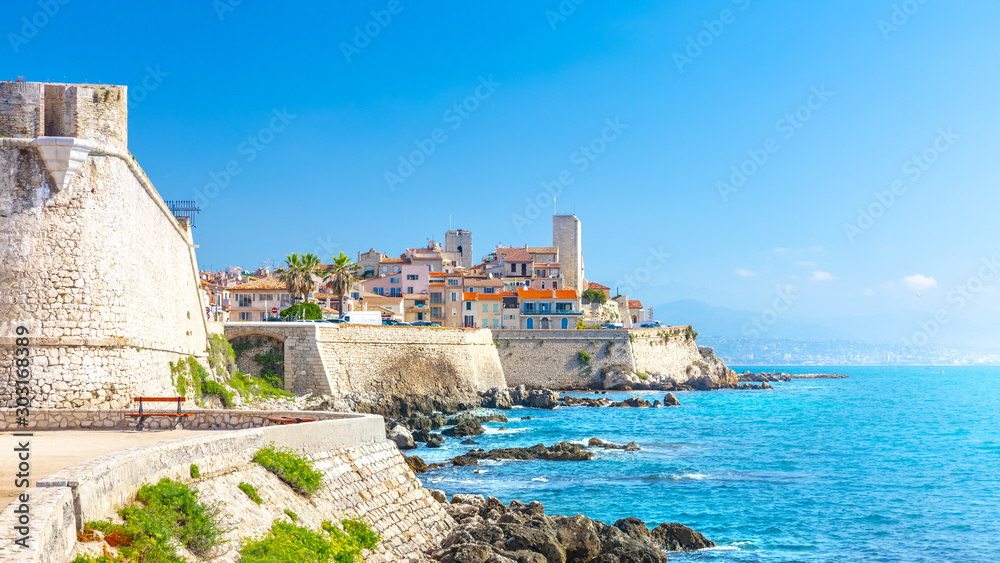 Historic center of Antibes, French Riviera, Provence, France - obrazy, fototapety, plakaty 