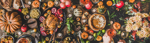 Fotomural Family celebrating Thanksgiving day